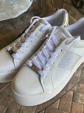 GBG Los Angeles Women's Merana Sneakers – Size 9 - New